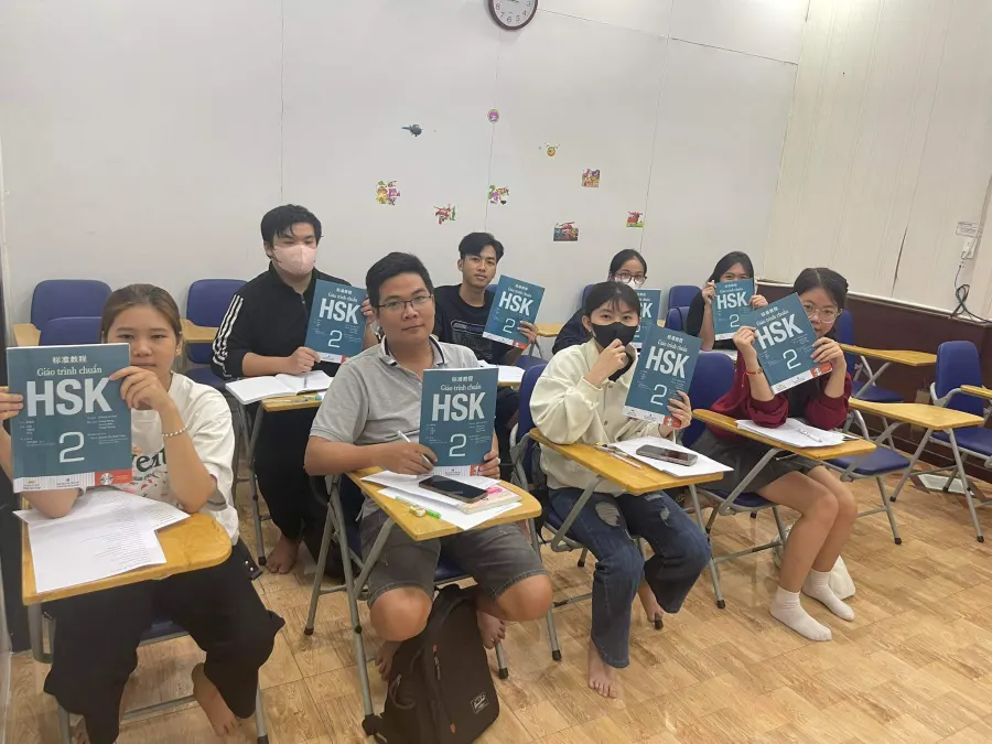 Trung tâm Ngoại ngữ Rạng Đông