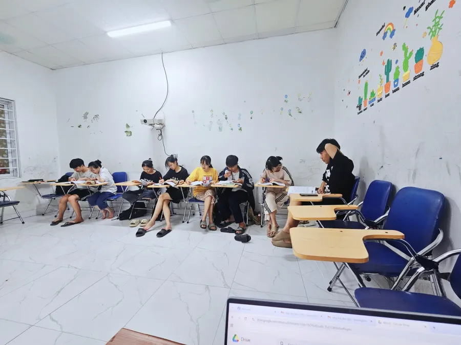 Trung tâm Ngoại Ngữ Bee English