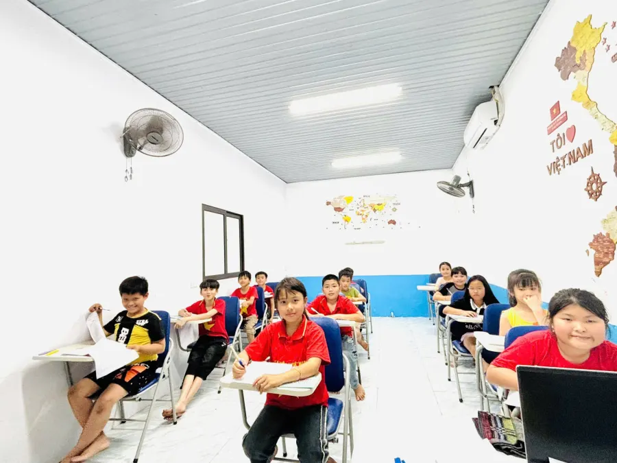 Trung tâm Ngoại ngữ EngChi