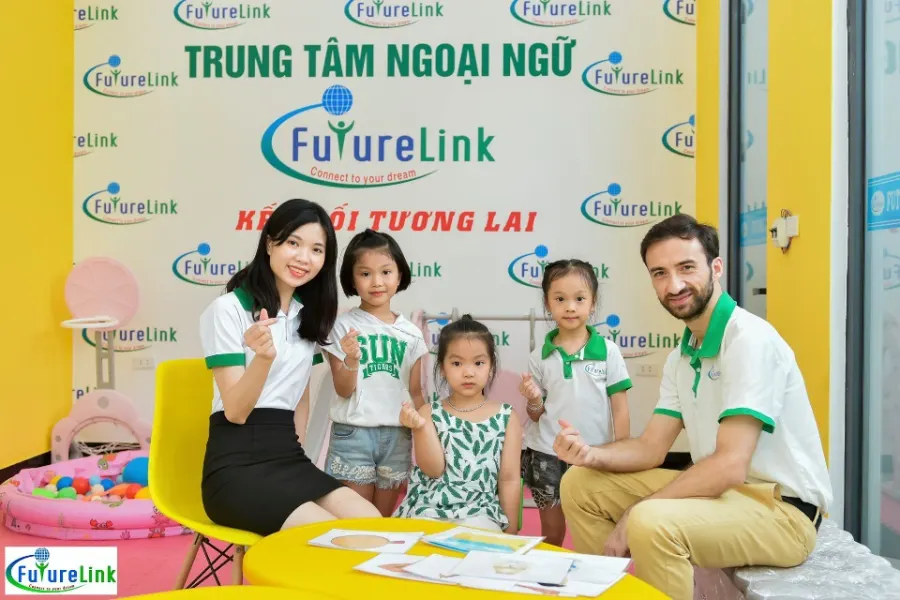 Trung tâm Ngoại Ngữ Future Link