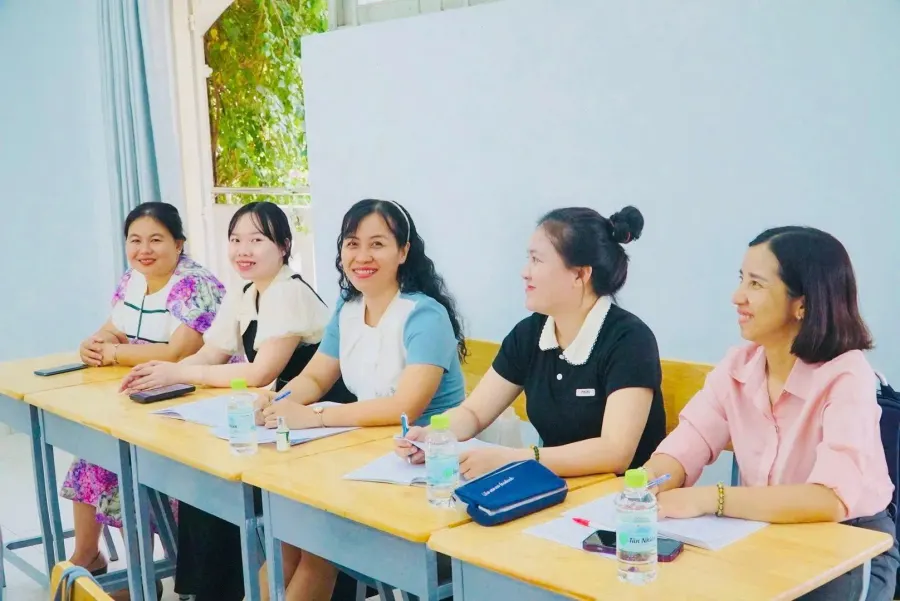 Trường THPT Chuyên Hoàng Lê Kha