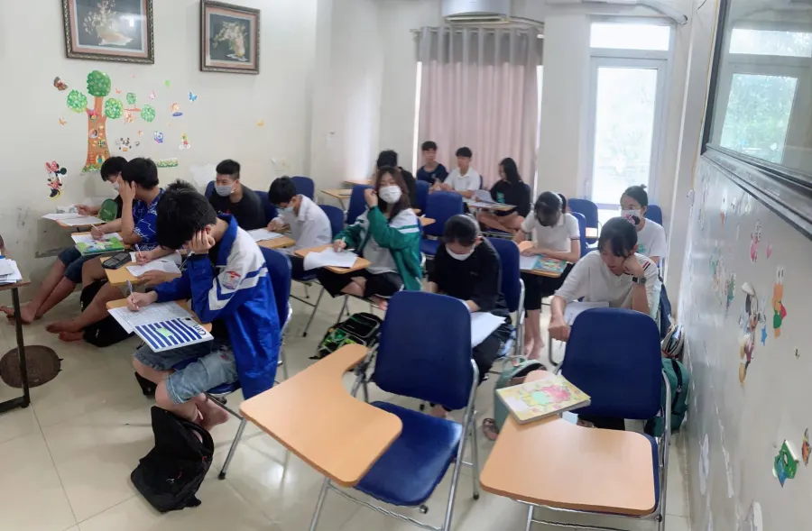 Trung tâm Ngoại Ngữ Tư Hậu