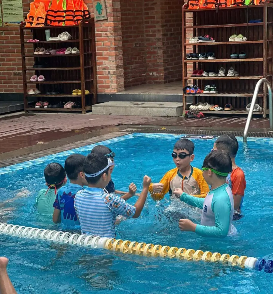 Câu lạc bộ Bơi Vườn Tùng