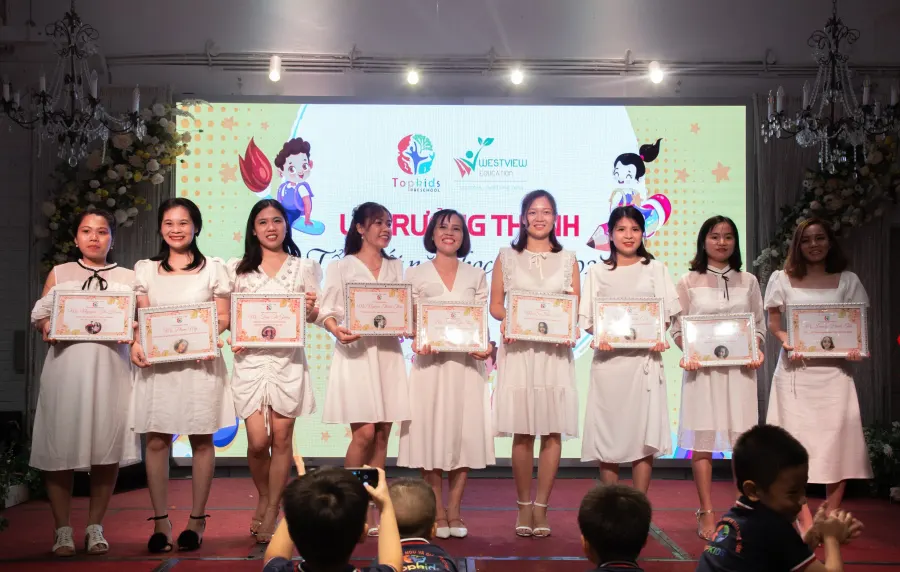 Trường mầm non Song ngữ Topkids