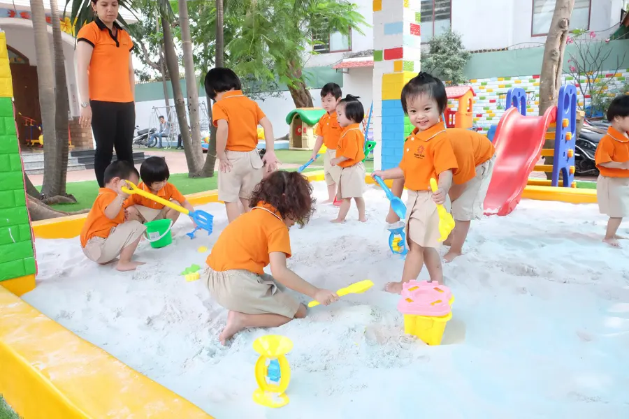 Hệ thống Ivy School - cơ sở SuperKids Hoàng Văn Thụ