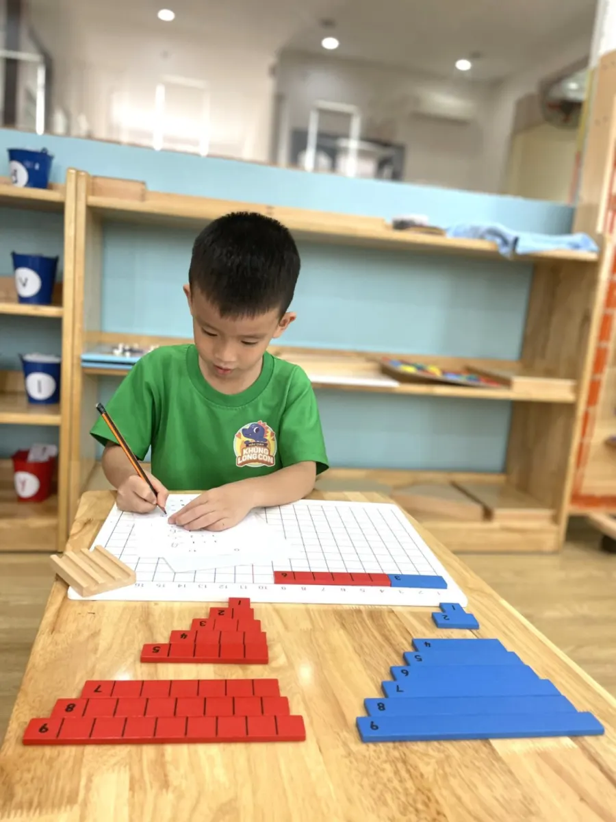 Mầm Non Khủng Long Con
