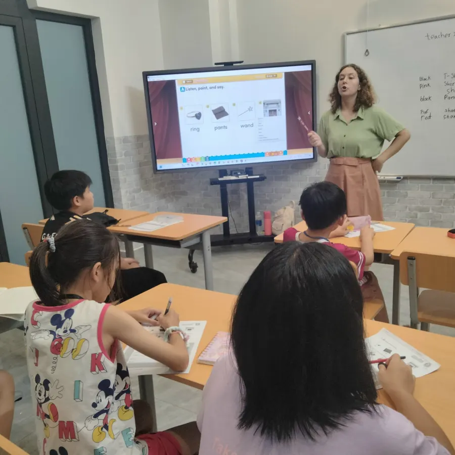 Trung Tâm Ngoại Ngữ MCA - Vinhomes Central Park, Bình Thạnh