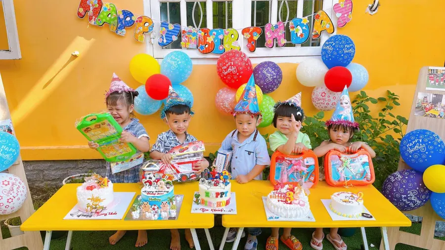 Mầm Non Cá Mập Con (Baby Shark)
