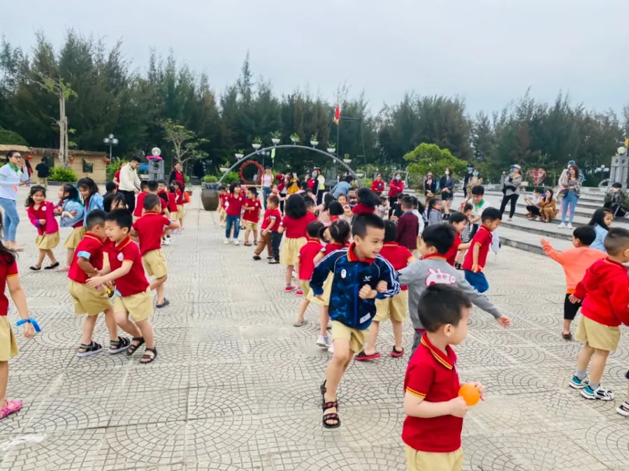 Trường Mầm Non Hoa Sen Montessori