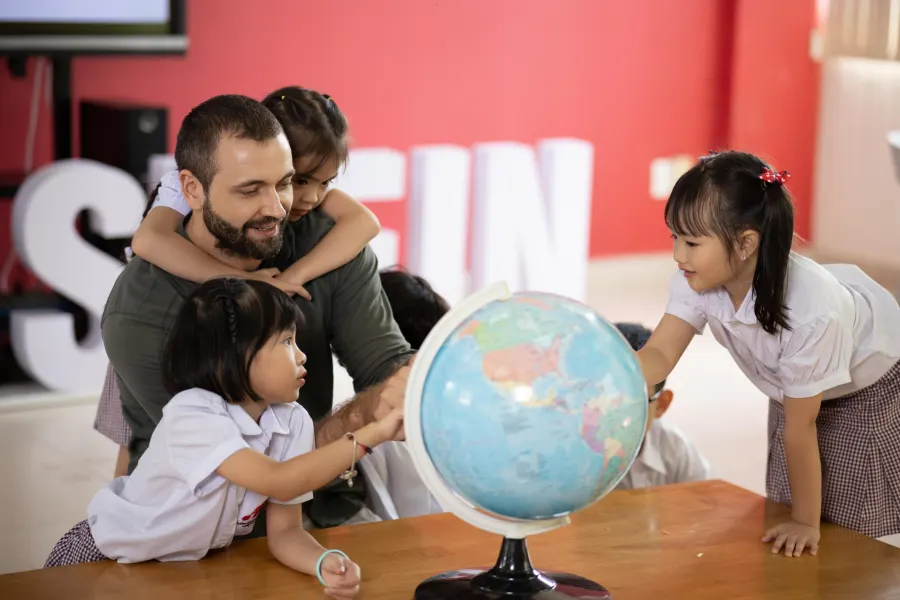 Trường Tiểu Học, Trung Học Cơ Sở, Trung Học Phổ Thông Einstein School HCM (ESH) - Xã Bình Hưng (Bình Chánh cũ)