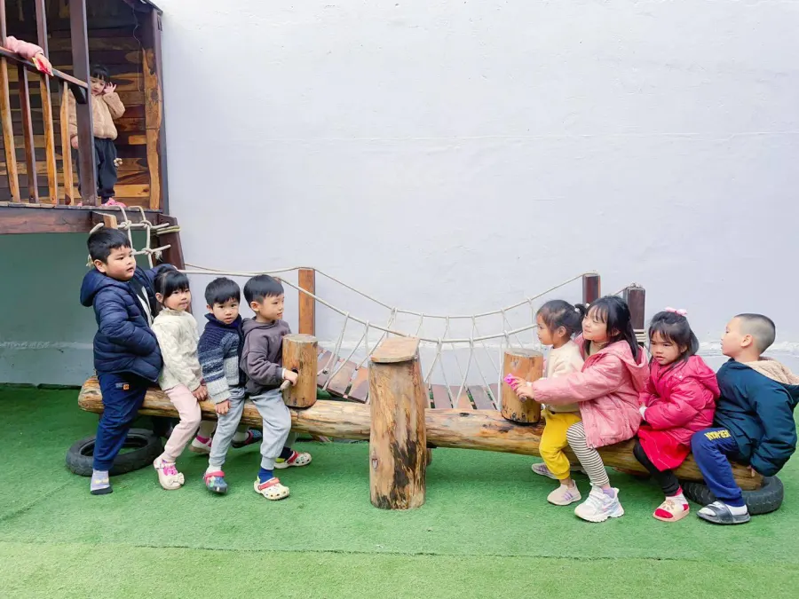 Mầm non Ấm & Êm Montessori - Ecopark, Văn Giang
