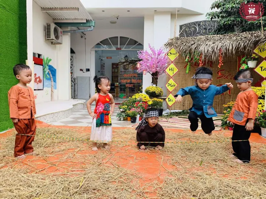 Trường Mầm Non Ngôi Sao Tuổi Thơ - Shiny Little Stars