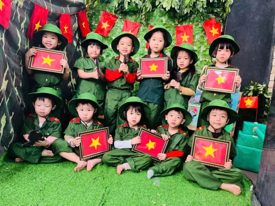 Mầm Non Song ngữ Mặt Trời Đỏ