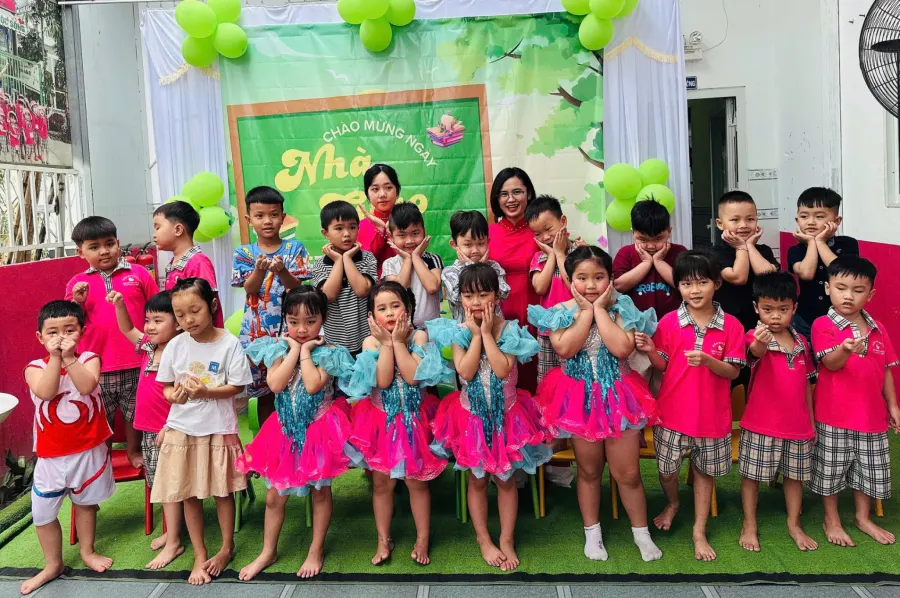 Mầm Non Mèo Kitty - Phú Tân