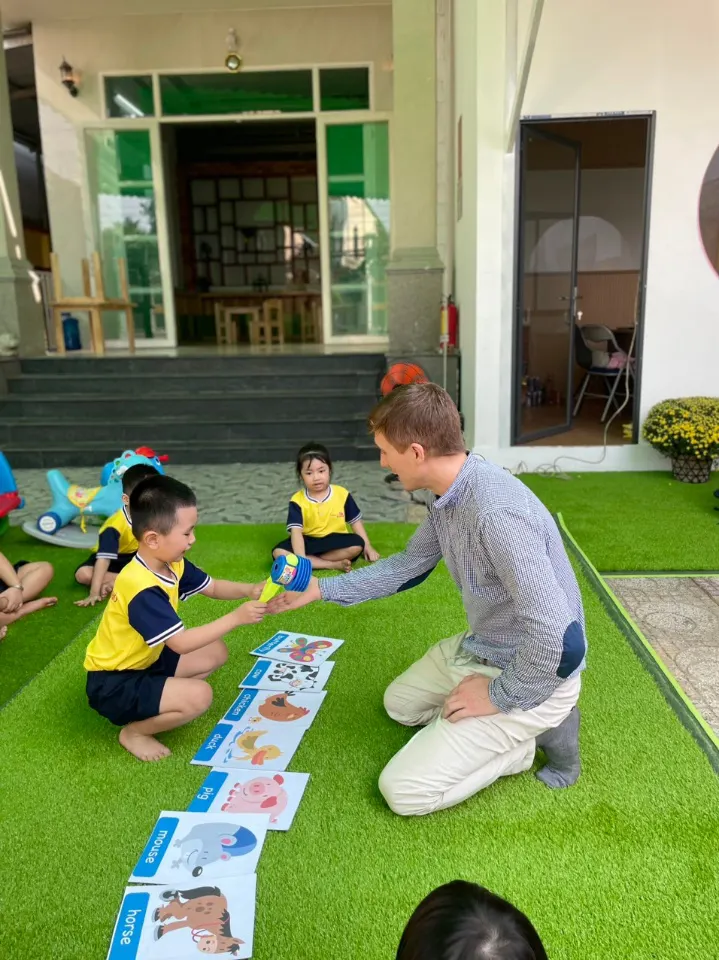 Mầm Non Song Ngữ Montessori Viên Kẹo Nhỏ - Phường Lái Thiêu, Thuận An