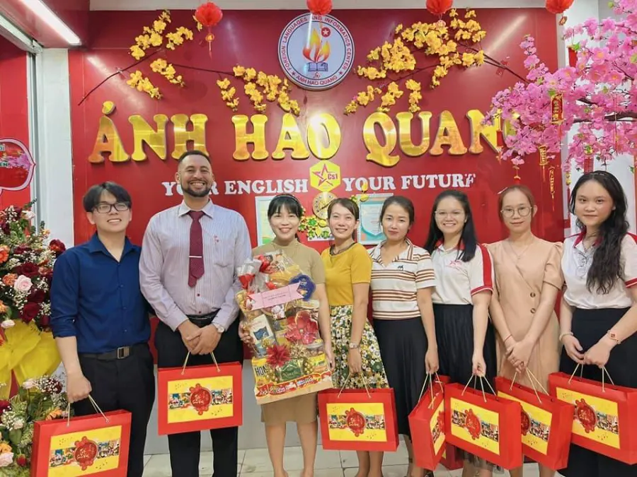 Trung tâm Ngoại Ngữ, Tin Học Ánh Hào Quang