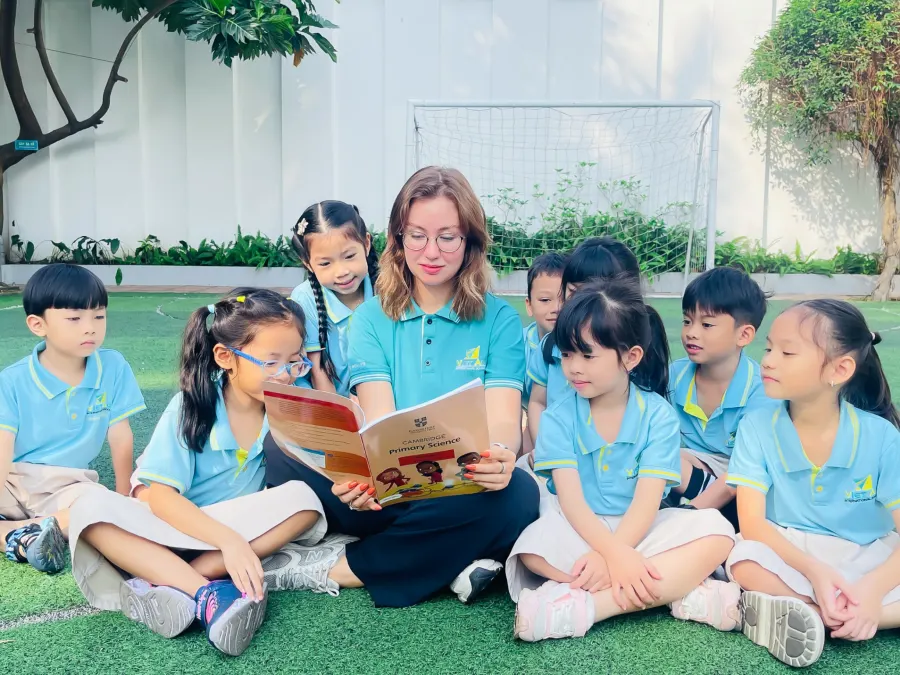 Trường Tiểu Học Việt Âu (VAUIS) - phường Trung Mỹ Tây (quận 12 cũ)