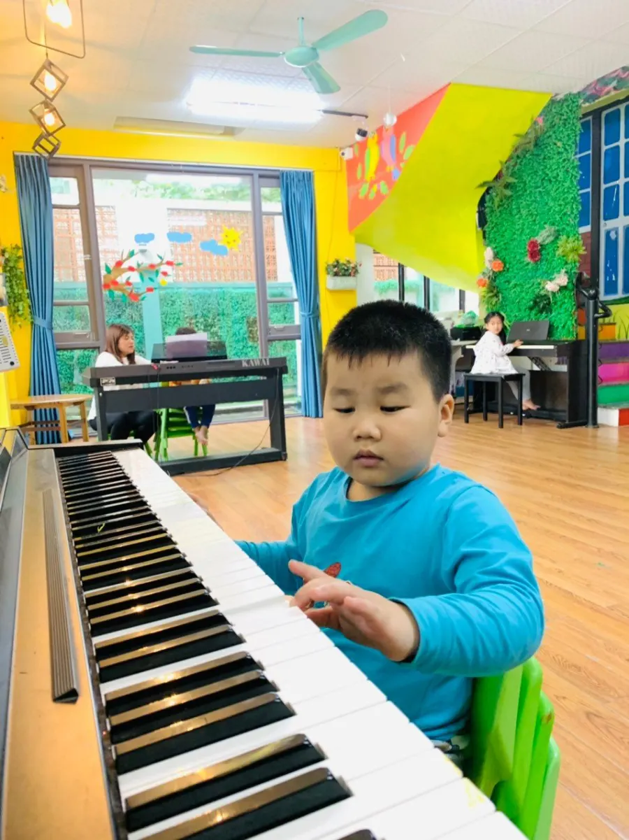 Trường mầm non Bút Chì Màu - Crayonkid school - KĐT Đặng Xá