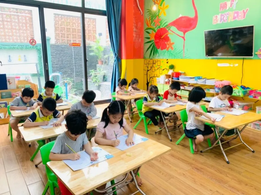 Trường mầm non Bút Chì Màu - Crayonkid school - KĐT Đặng Xá