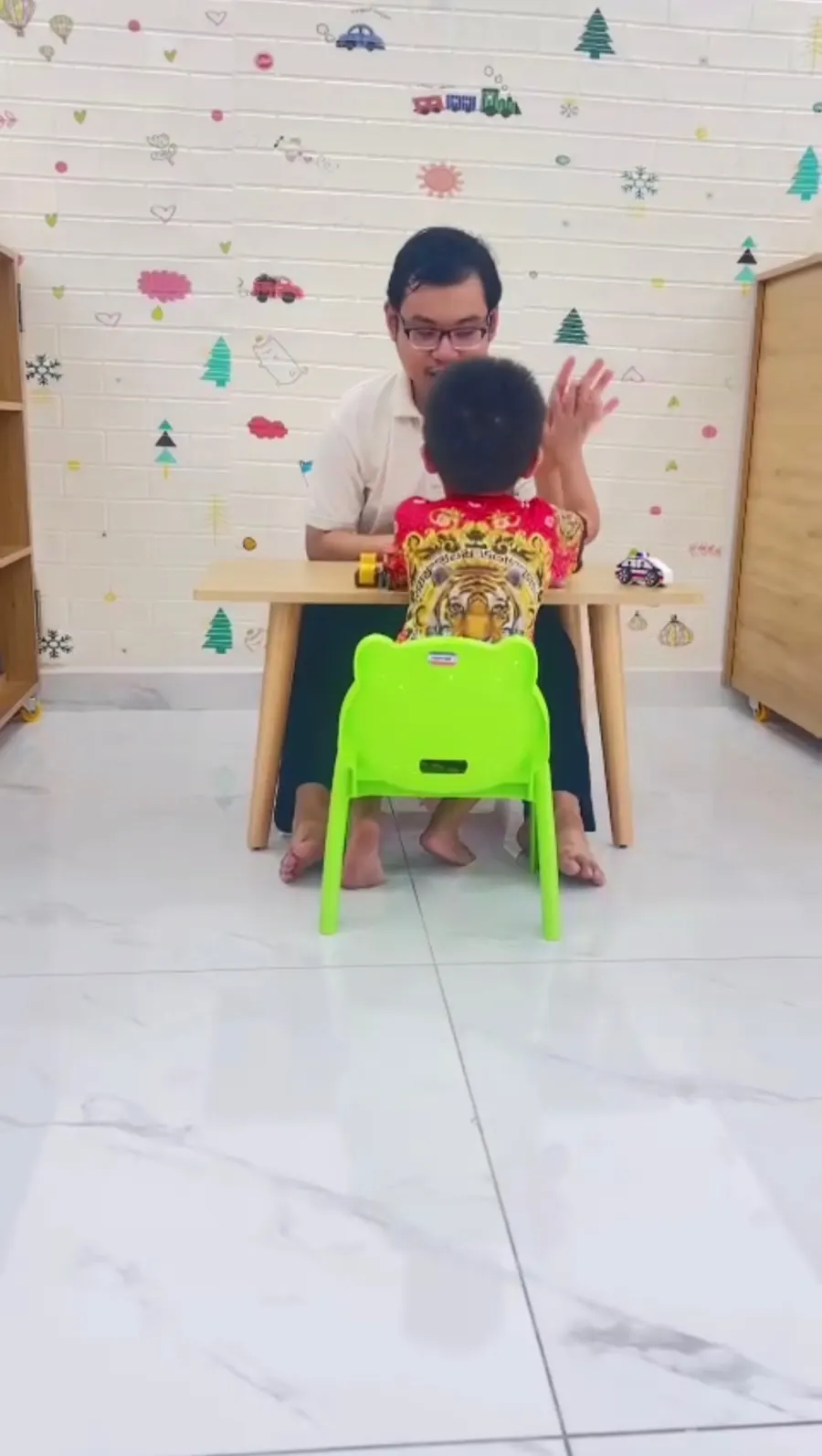 Trung Tâm Tham Vấn Tâm Lý và Trị Liệu Nhi Khoa M’KIDS