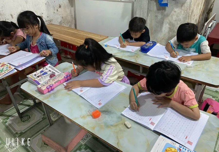 Lớp bồi dưỡng kiến thức cô Thuỷ
