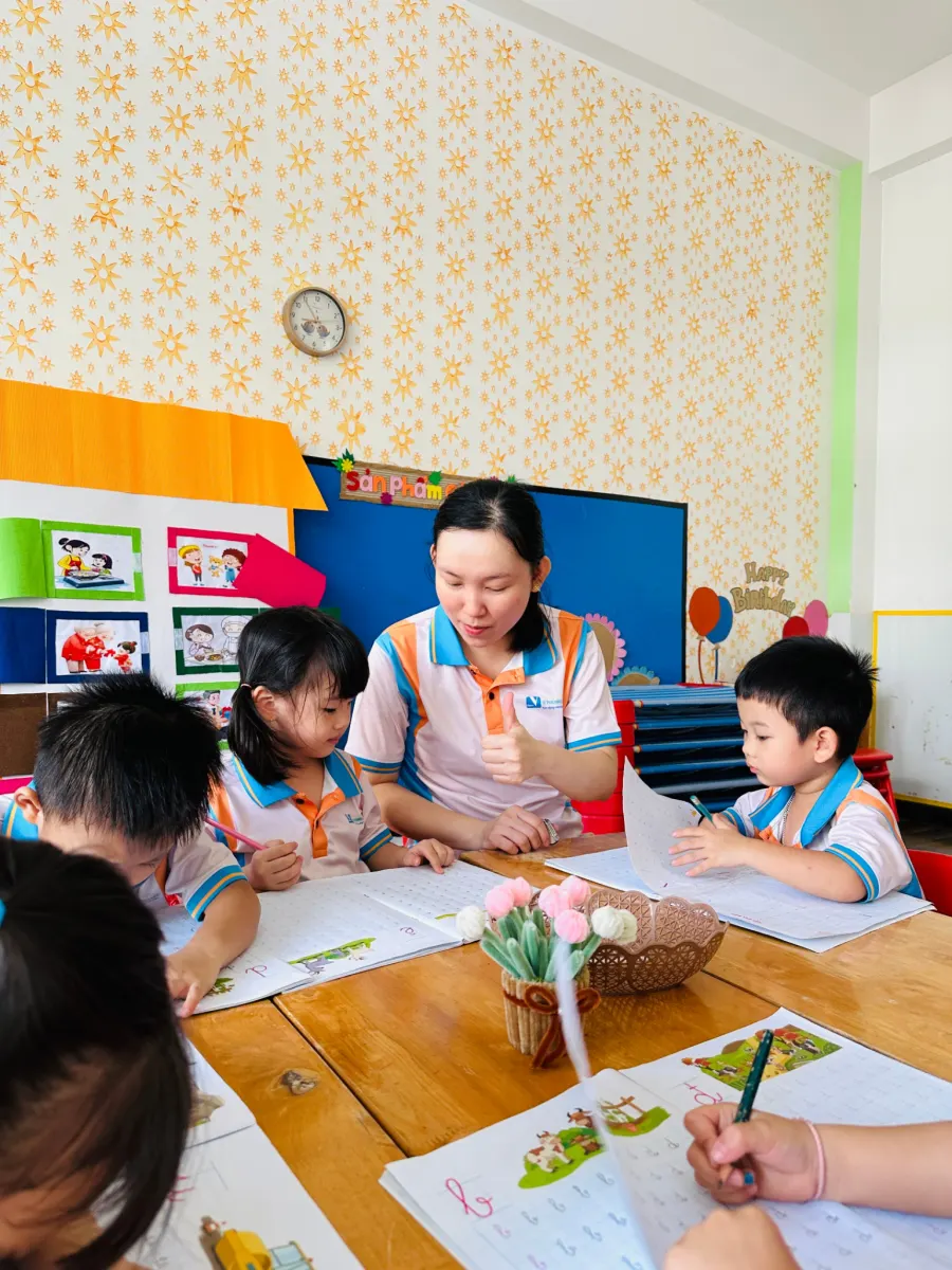 Lớp Mầm Non Ngôi Sao Nhỏ (Baby Stars Preschool)