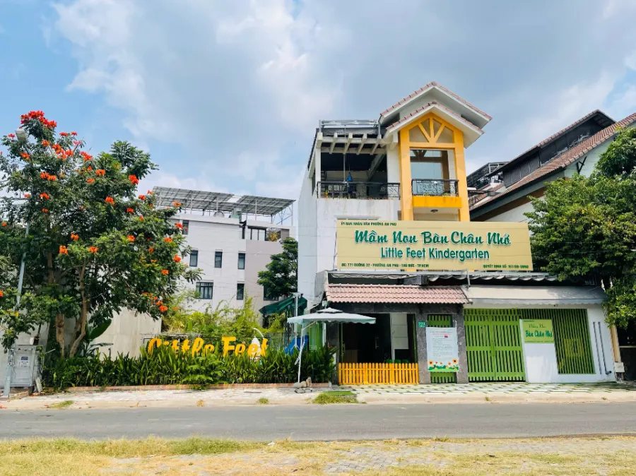 Trường Mầm Non Bàn Chân Nhỏ (Little Feet)