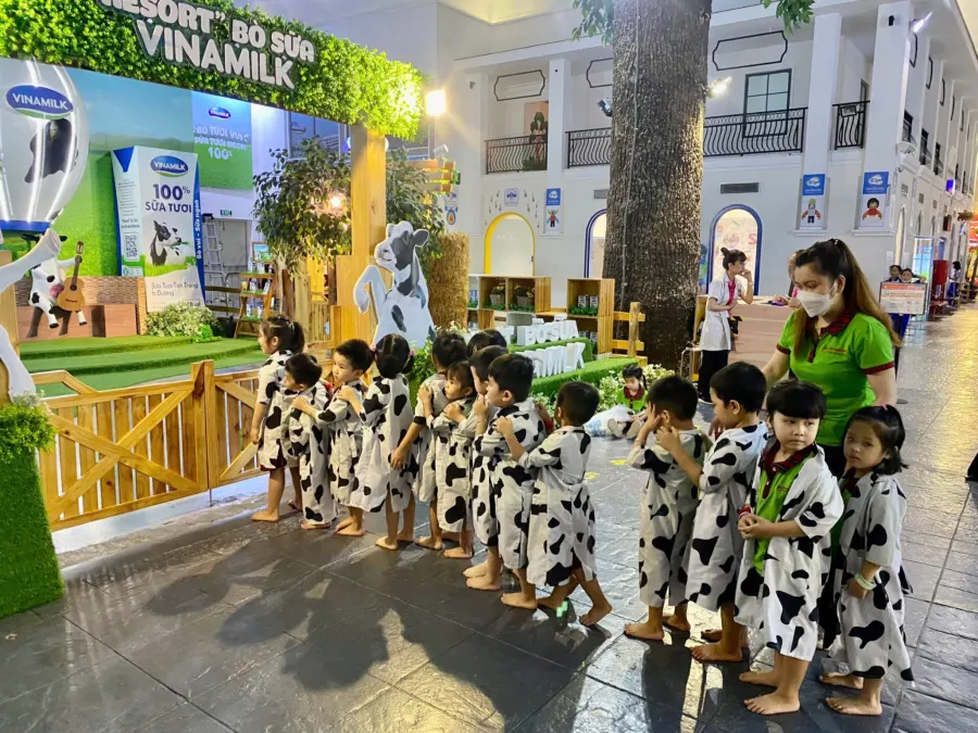 Trường Mầm Non Dâu Tây Đỏ - Strawberry Kindergarten