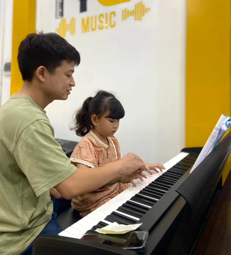 Trung tâm học đàn 123 - Lớp Học Piano, Guitar, Organ