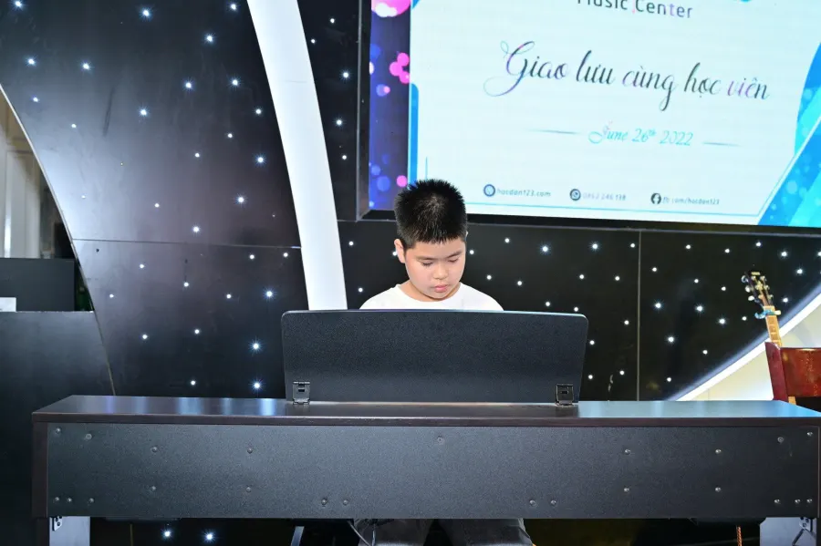 Trung tâm học đàn 123 - Lớp Học Piano, Guitar, Organ