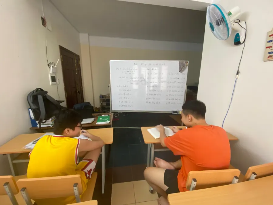 Lớp Toán Thầy Quý - Cô Huệ