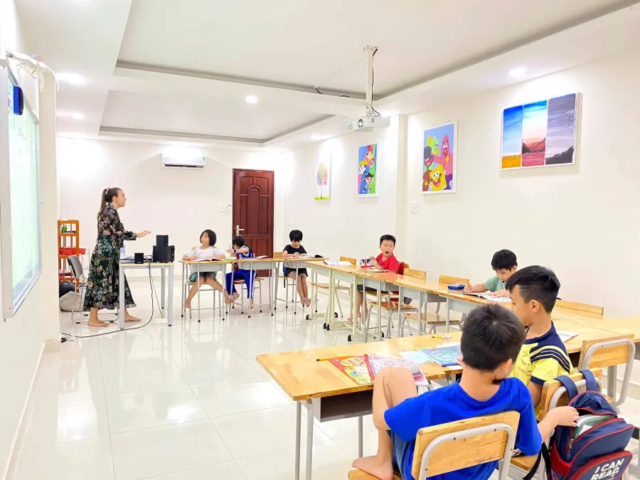 Trung tâm Anh ngữ SMF - Mai Văn Vĩnh, Quận 7