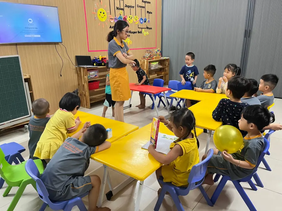 Mầm Non Những Em Bé Nói Tiếng Anh (ESC Kindergarten)