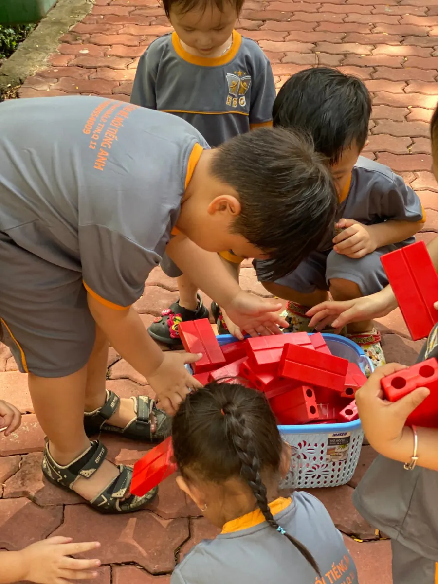 Mầm Non Những Em Bé Nói Tiếng Anh (ESC Kindergarten)