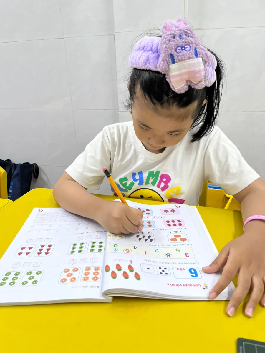 Lớp học Hành trang vào lớp 1 - Luyện chữ đẹp Hoa Mặt Trời