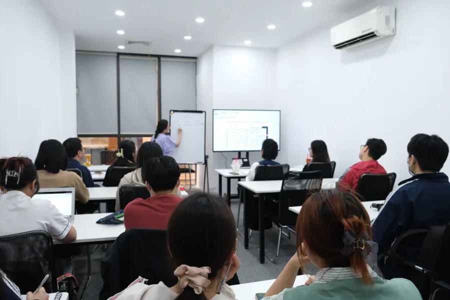 Trung Tâm Tiếng Anh IELTS Lab - Nguyễn Văn Tuyết, Đống Đa