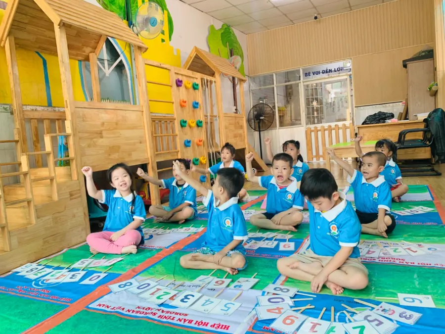Lớp Mầm Non Người Bạn Nhỏ (Little Friends)