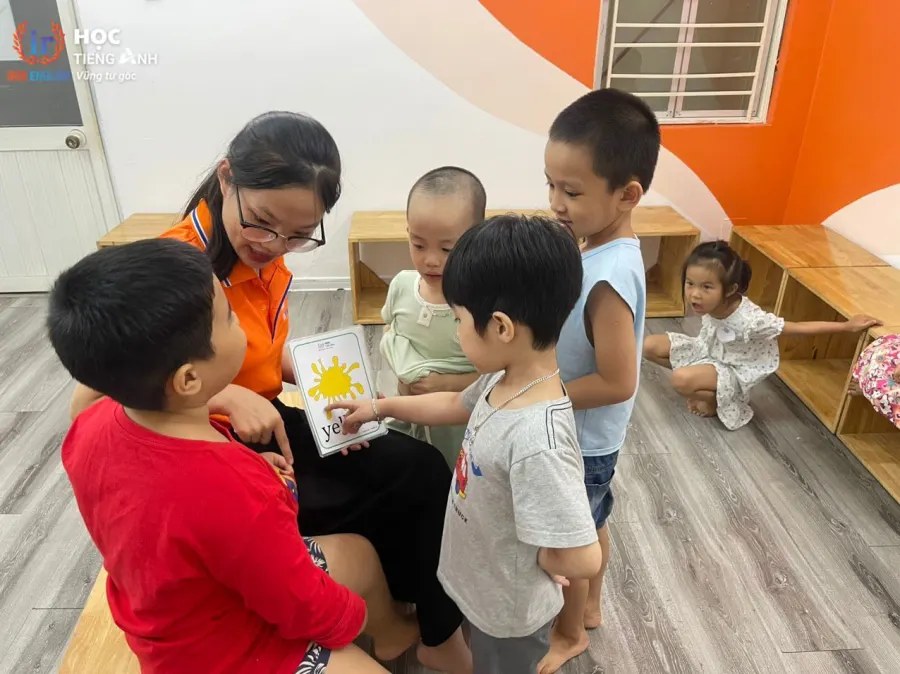 Trung Tâm Anh Ngữ IRIS English