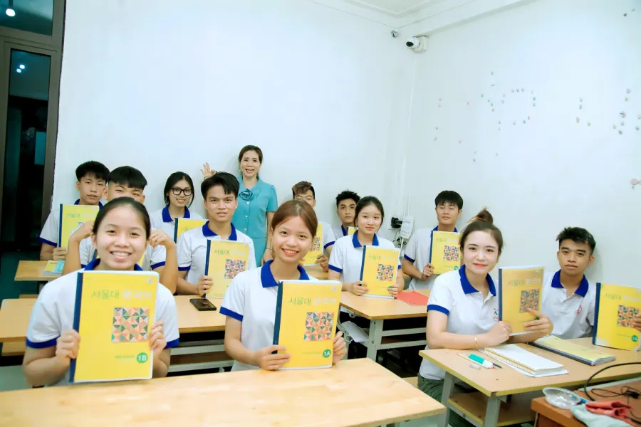 Trung Tâm Ngoại Ngữ Hoàng Phú