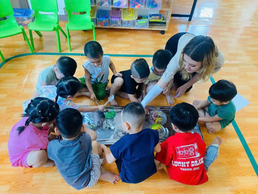 Câu lạc bộ Khủng Long Nhí (Little Dino Elementary Learning System)
