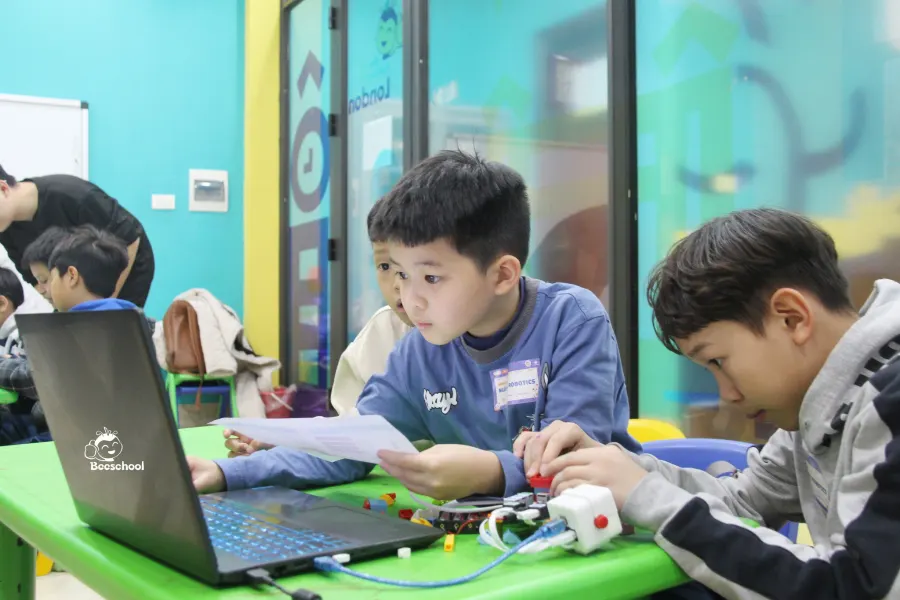 Trung Tâm Tiếng Anh Trẻ Em BeeSchool Việt Hưng