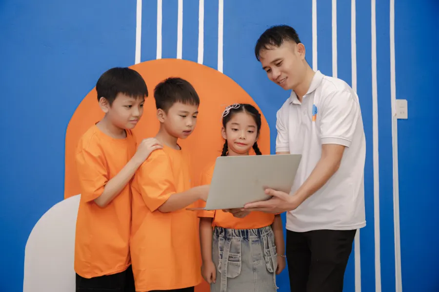 Trung tâm dạy lập trình cho trẻ em Code Dolphin
