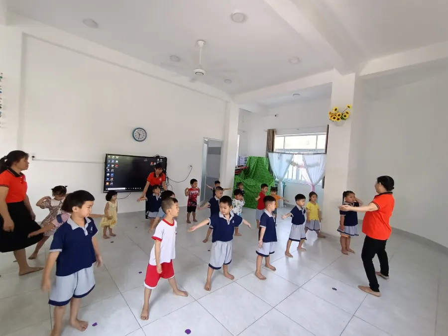 Trường Mầm Non Thế Giới Tuổi Thơ