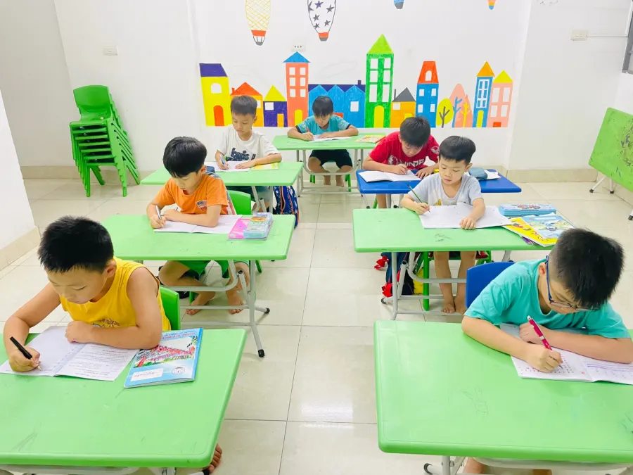 Câu lạc bộ Giáo dục Shining EduLead
