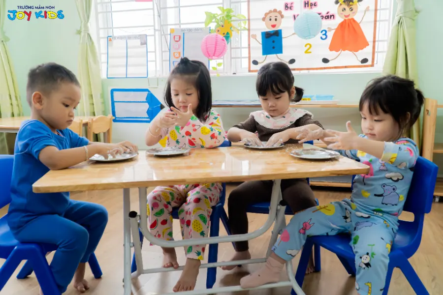 Trường mầm non Những đứa trẻ vui vẻ ( JoyKids) - Đông Khê