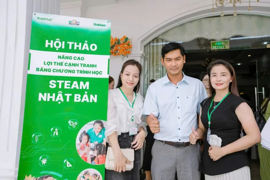 Mầm Non Mèo Con