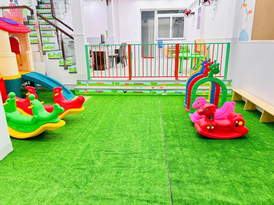 Mầm Non Song Ngữ Táo Đỏ (Red Apple Kindergarten)