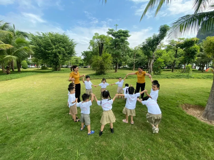 Mầm Non Mặt Trời Bé Thơ - Hồng Hải, Hạ Long