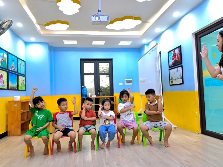 Trung tâm Ngoại Ngữ Future Link - Chi Lăng, Lạng Sơn