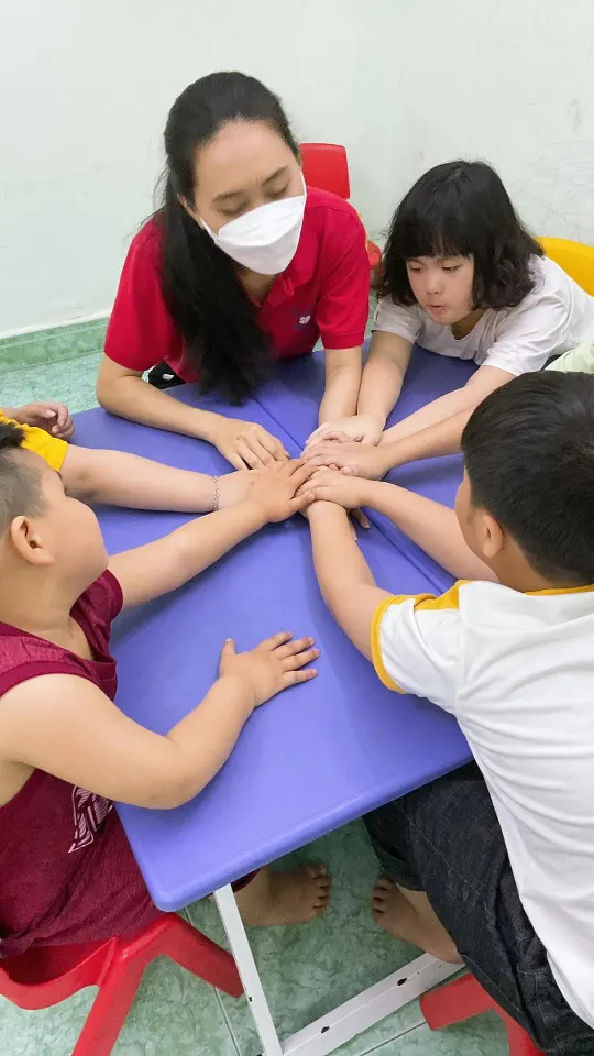 Trung Tâm Dạy Trẻ Chậm Nói Tự Kỷ Trí Việt - Đông Hòa, Dĩ An